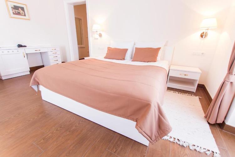 Prenočišča - turistična kmetija, VILA ISTENIČ